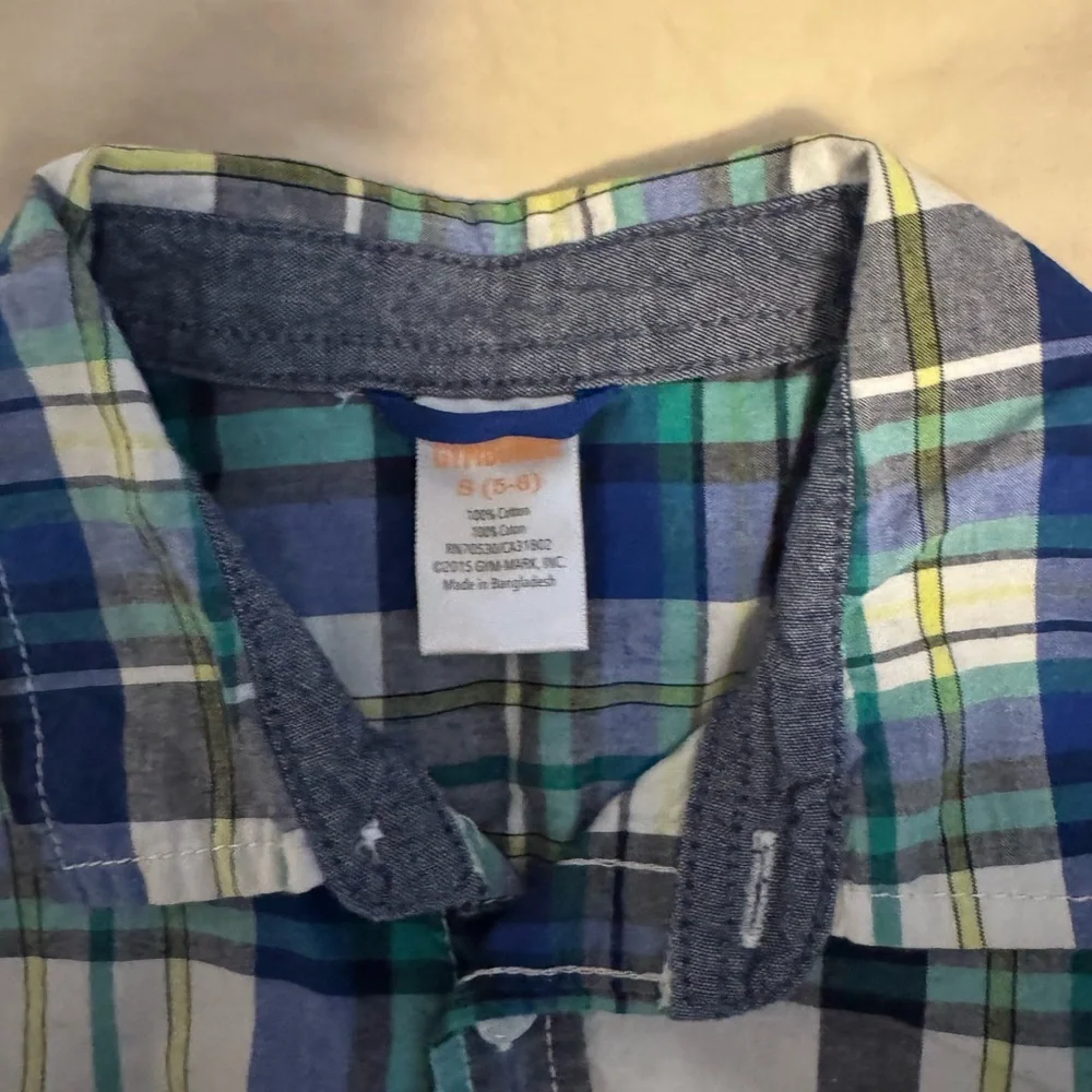 Button down - Picture 2 of 2